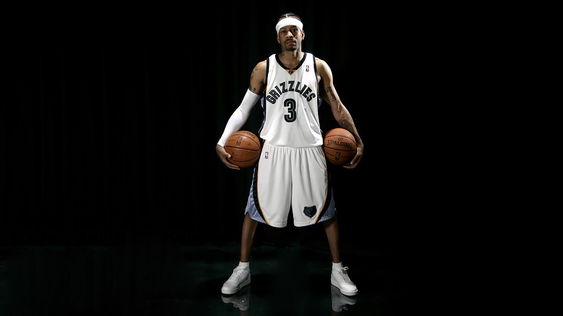 惊天逆转！詹姆斯压哨绝杀助湖人险胜勇士，西决悬念再起